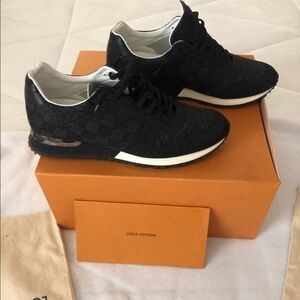 Louis Vuitton shoes size 10 European size 11 US